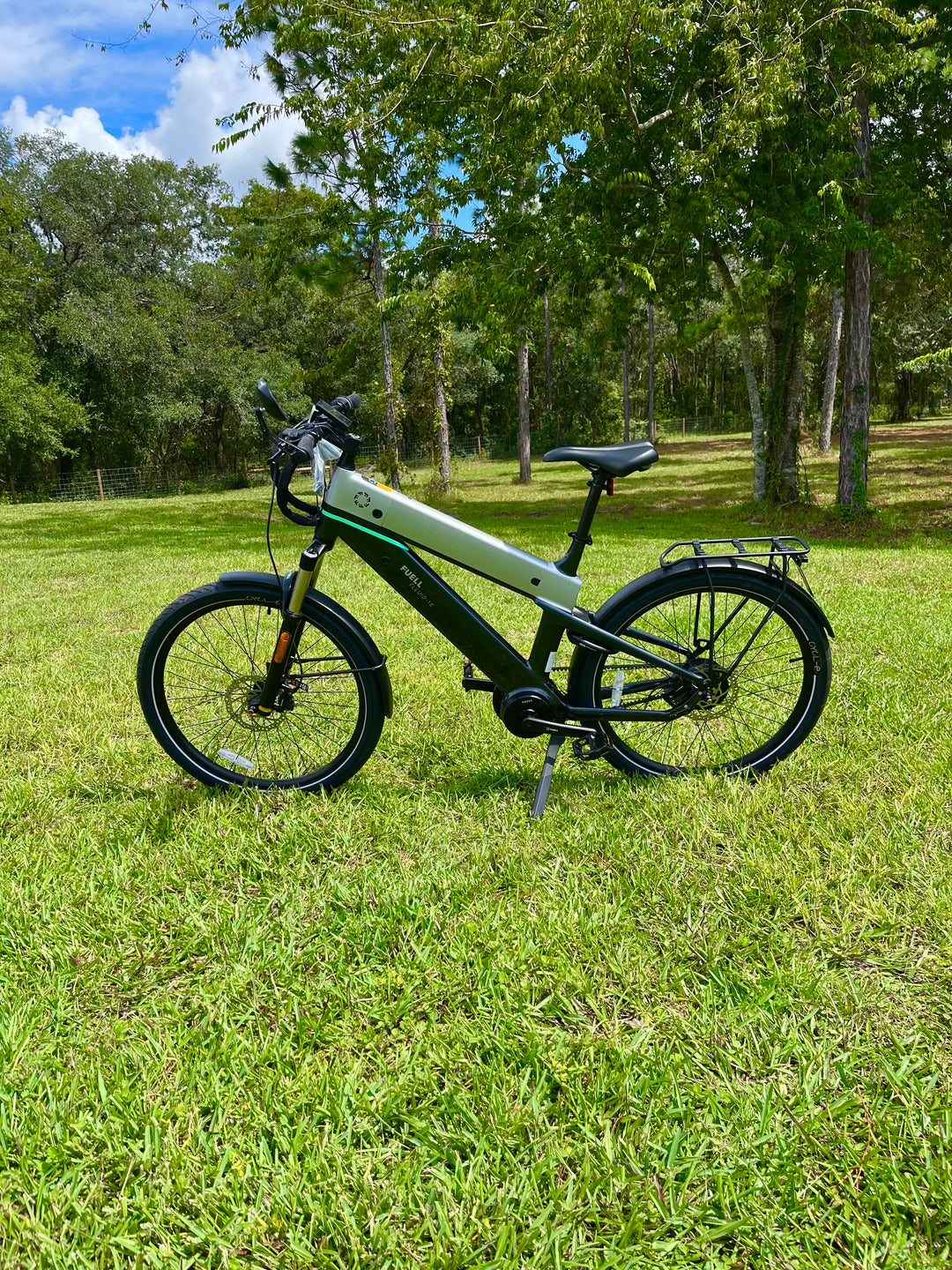 fuell-flluid-1s-ebike-outside